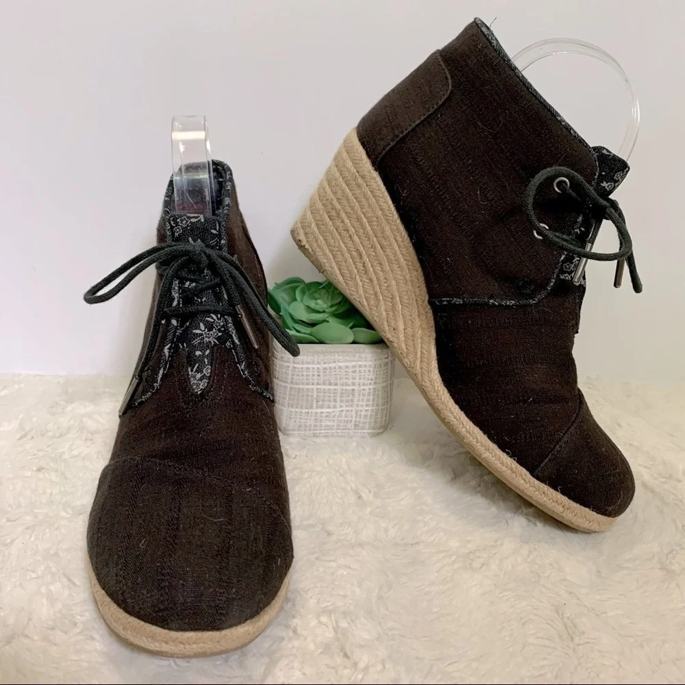 Toms espadrille wedge black lace up booties